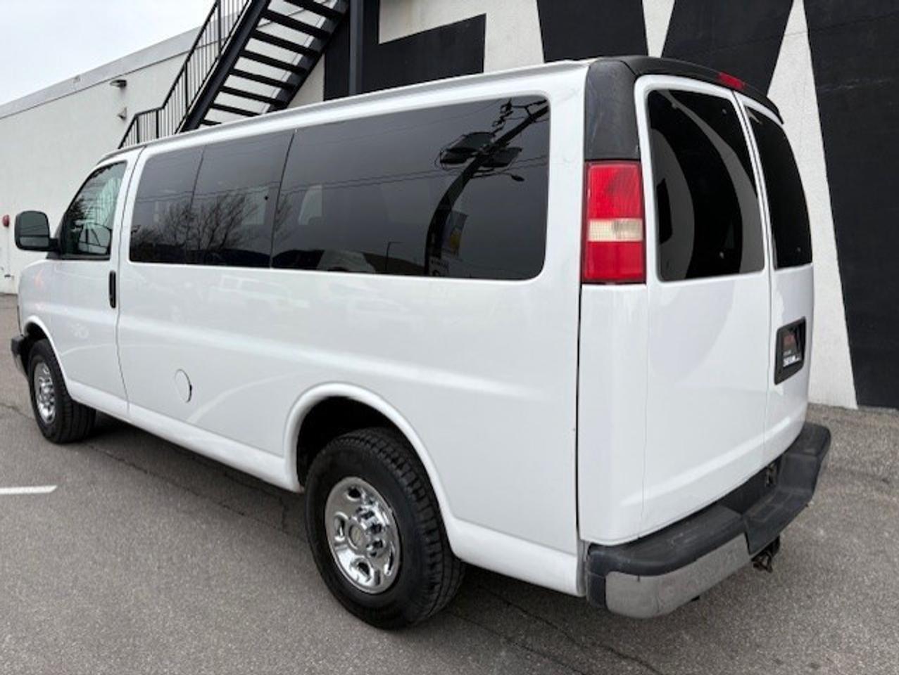 2012 Chevrolet Express Passenger 3500 **12 PASS-SLIDING DOOR-NEW BRAKES-CERTIFIED** Photo