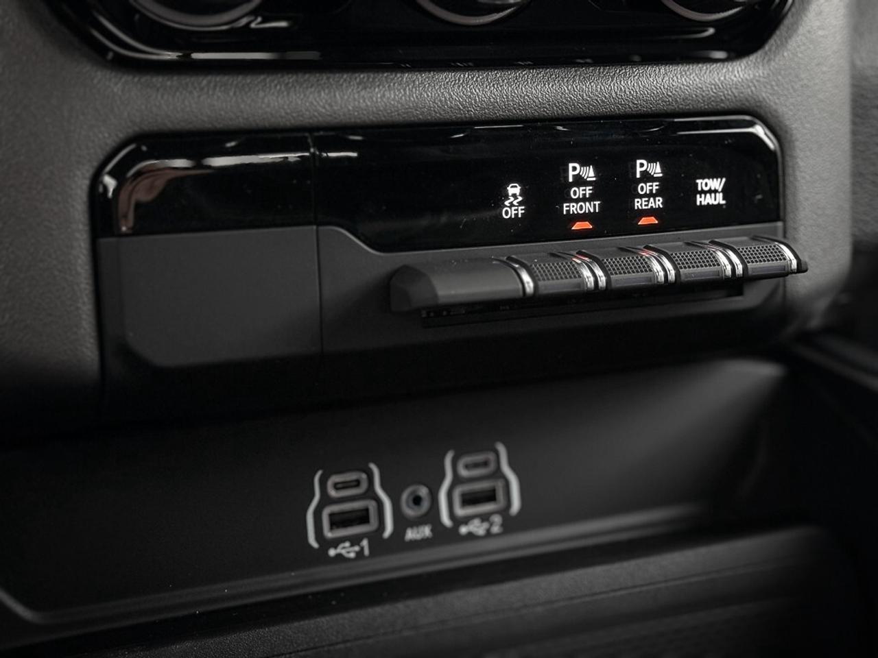 2025 RAM 1500 Tradesman   QUAD   V6   BLACK EXPRESS EDITION Photo