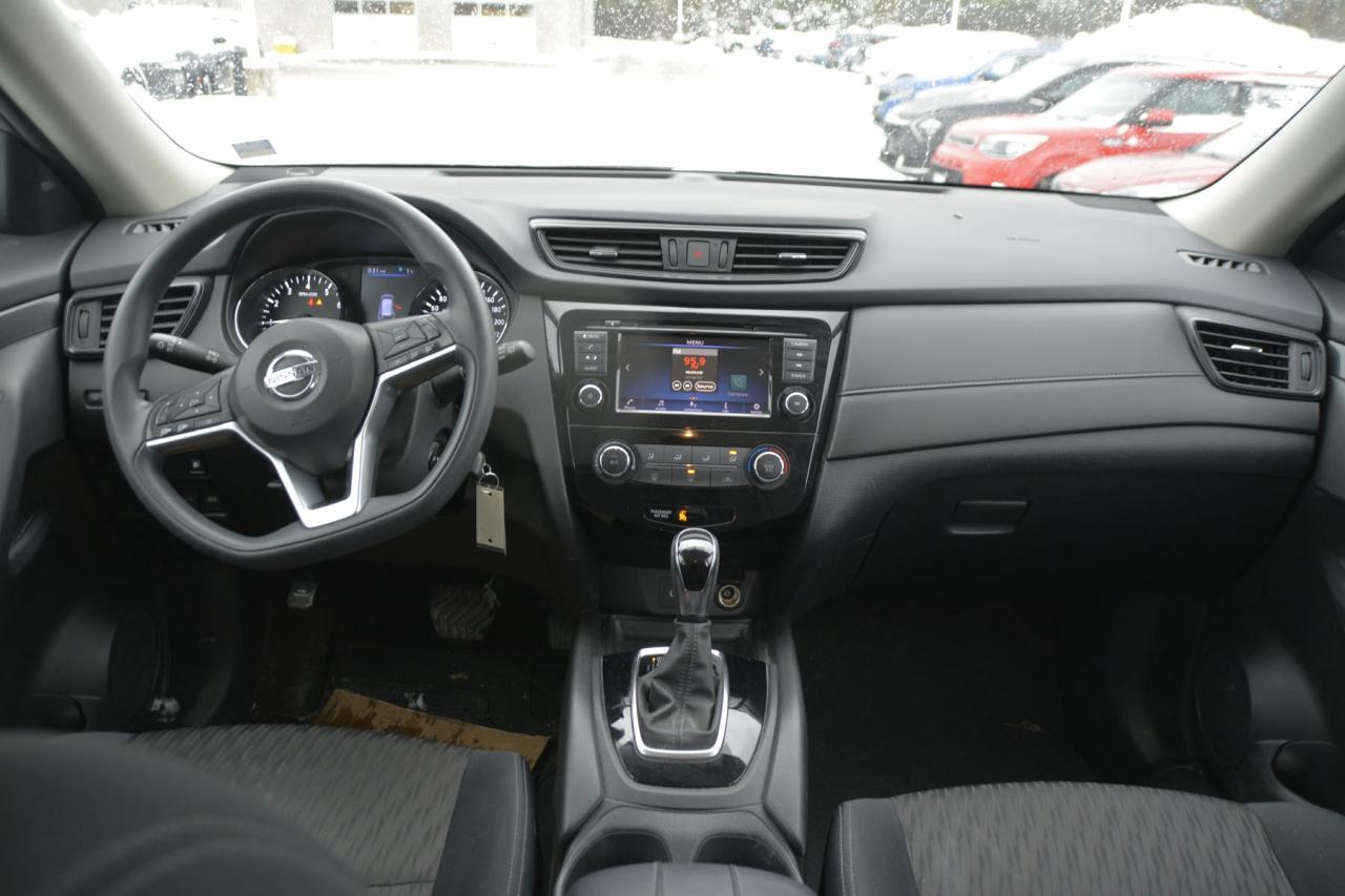 2018 Nissan Rogue S Photo