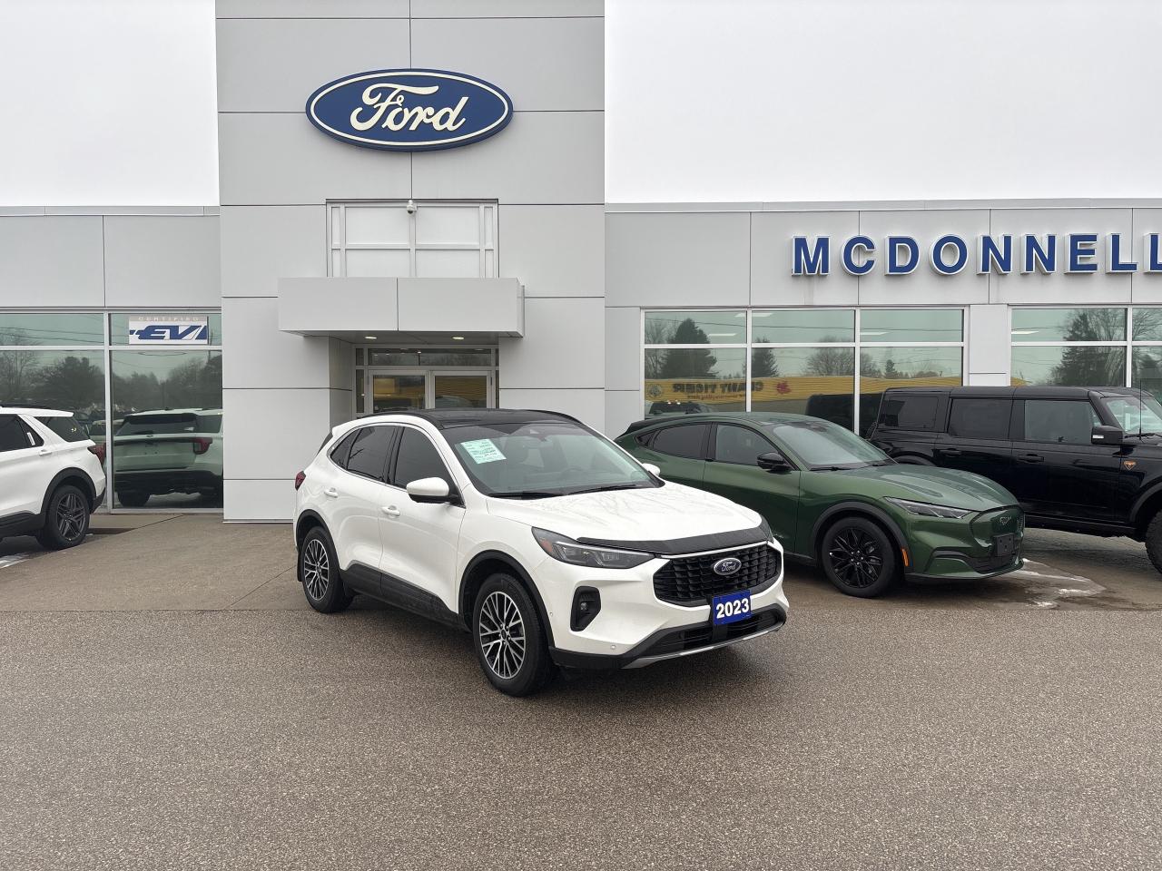 2023 Ford Escape PHEV Photo0