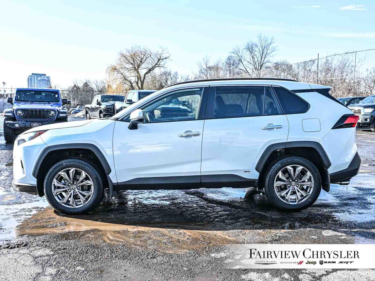 2022 Toyota RAV4 Hybrid Limited HYBRID   SUNROOF   LEATHER   NAV   JBL AUD Photo2