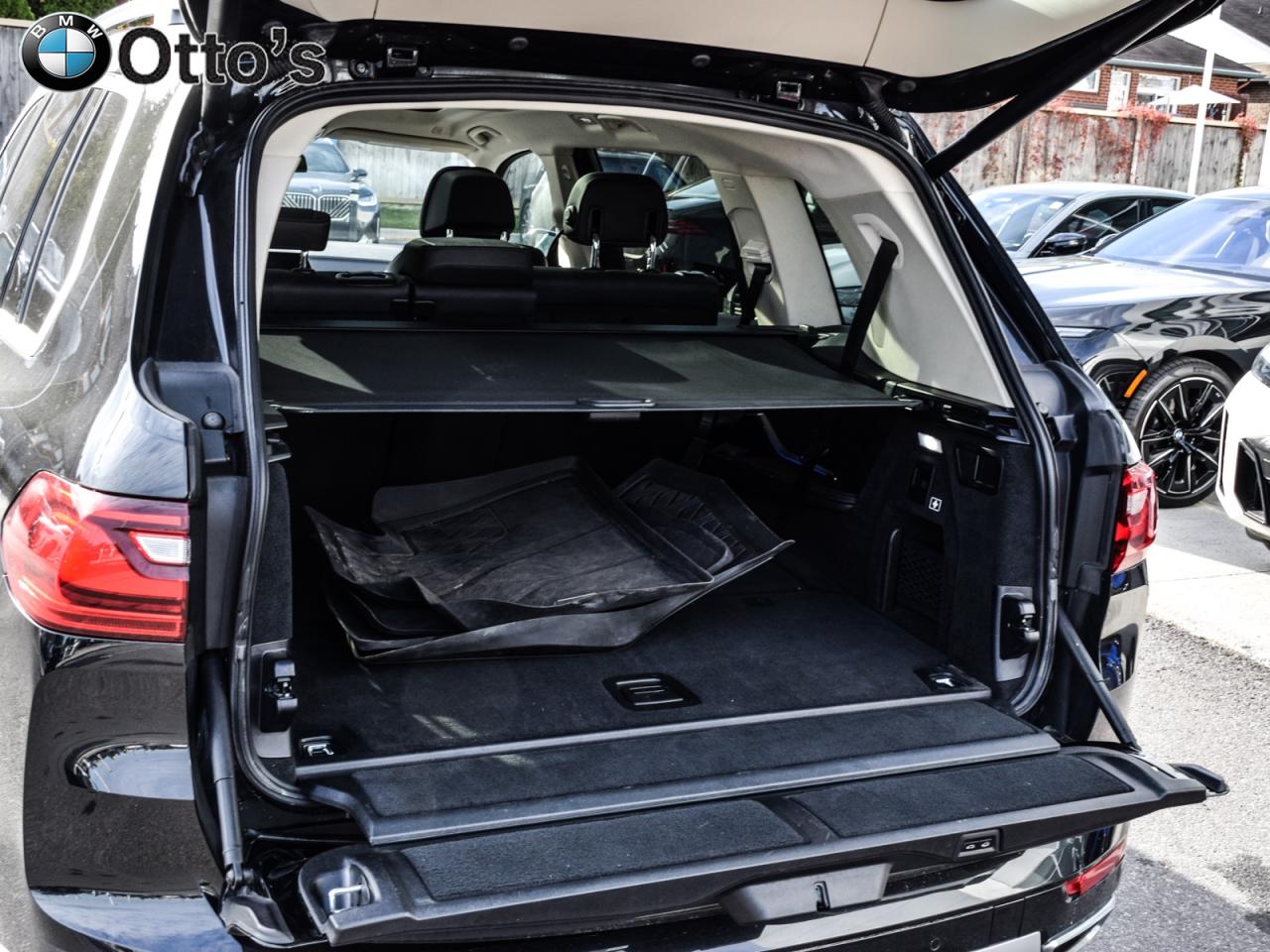 2022 BMW X7 xDrive40i Premium Enhanced Package 22inch Lt/Aly W Photo