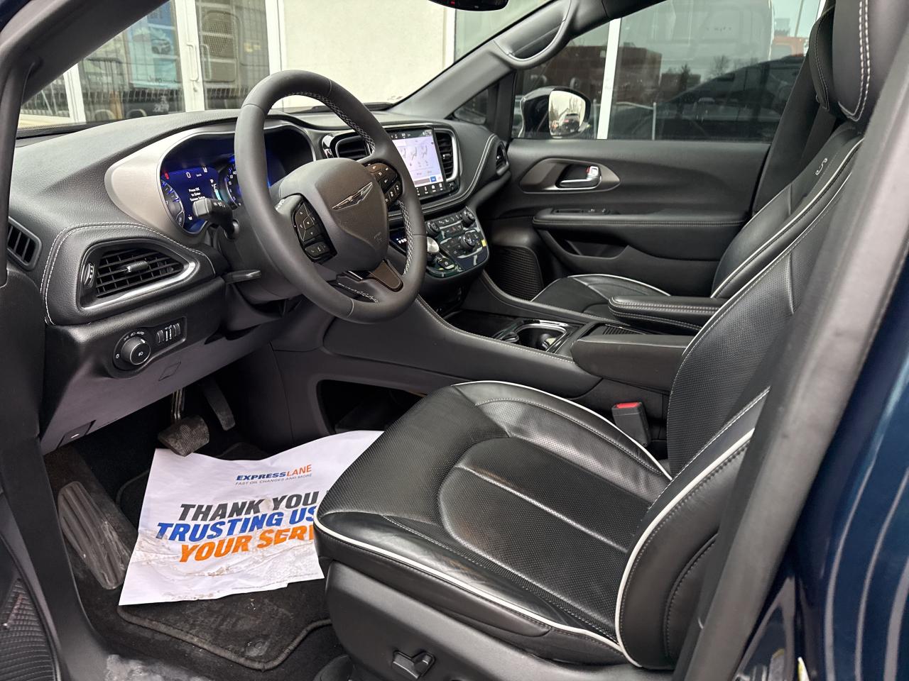 2023 Chrysler Pacifica Limited Photo