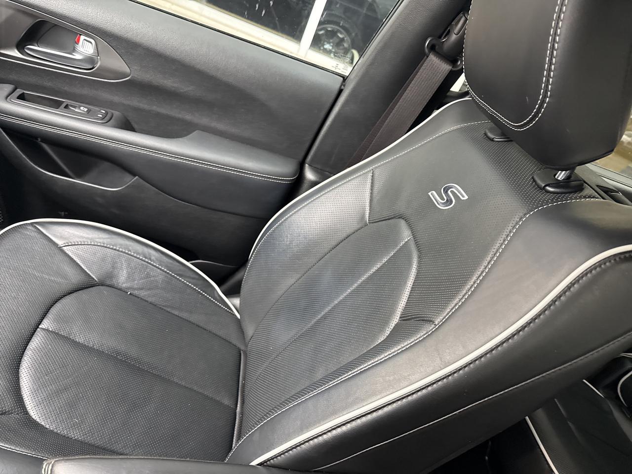 2023 Chrysler Pacifica Limited Photo