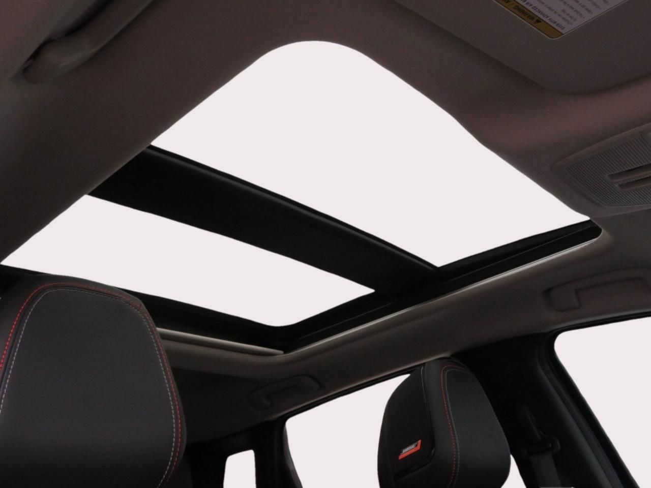 2025 Nissan Kicks SR AWD Photo