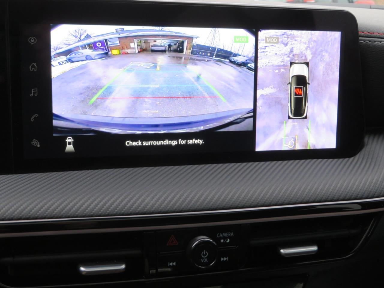 2025 Nissan Kicks SR AWD Photo