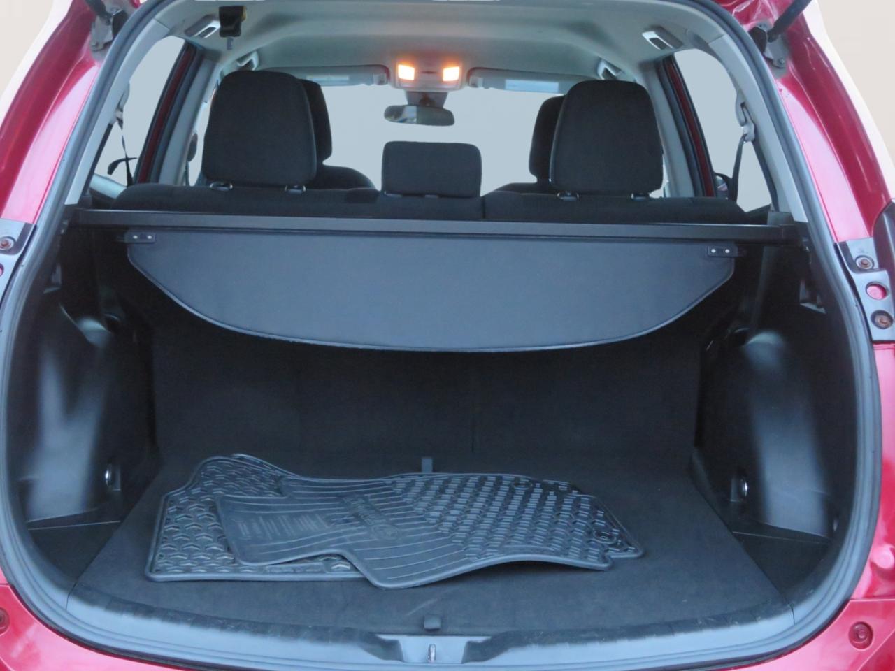 2018 Toyota RAV4 FWD LE Photo