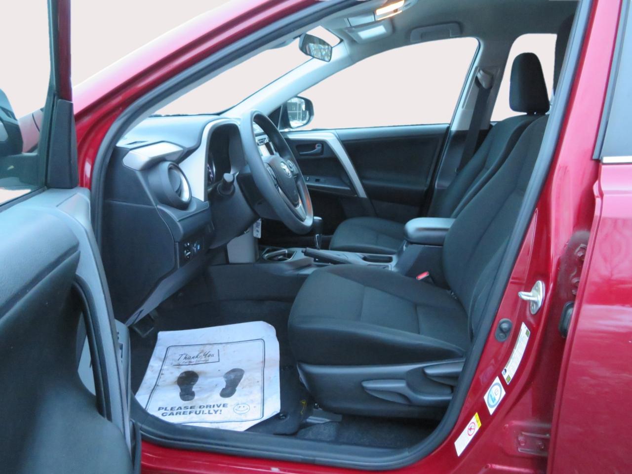 2018 Toyota RAV4 FWD LE Photo