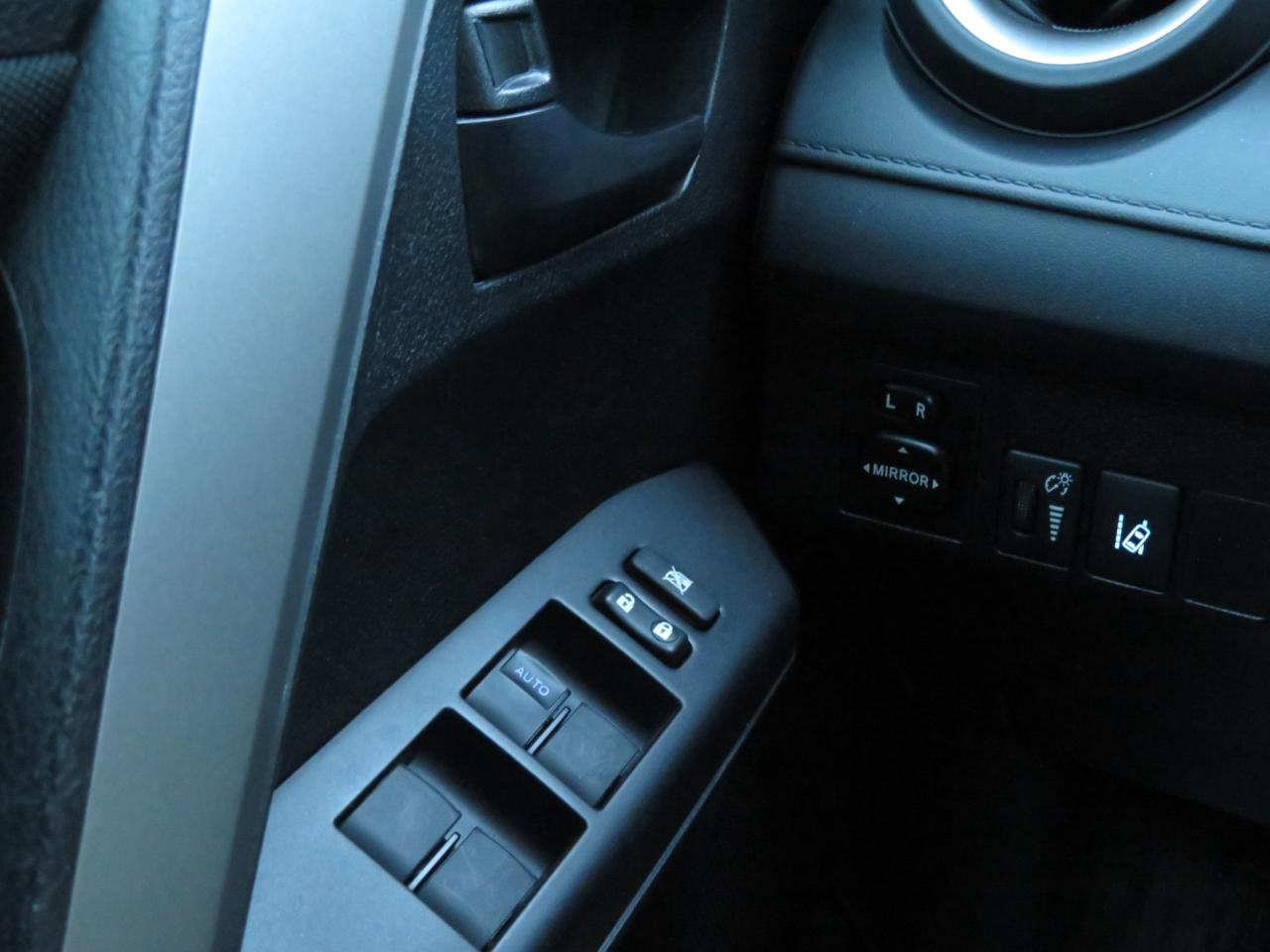 2018 Toyota RAV4 FWD LE Photo