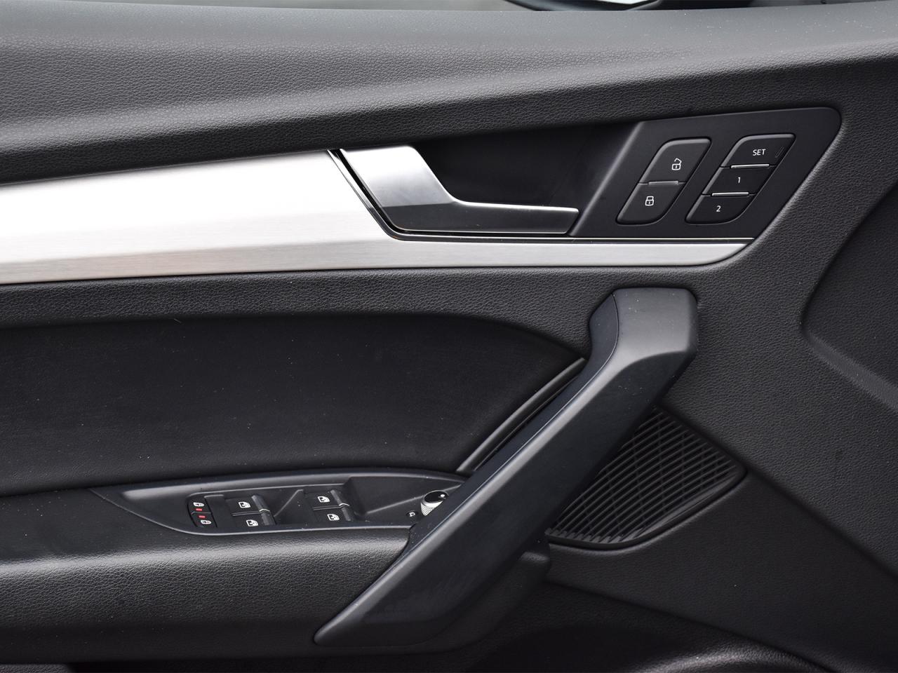 2023 Audi Q5 45 Technik Photo