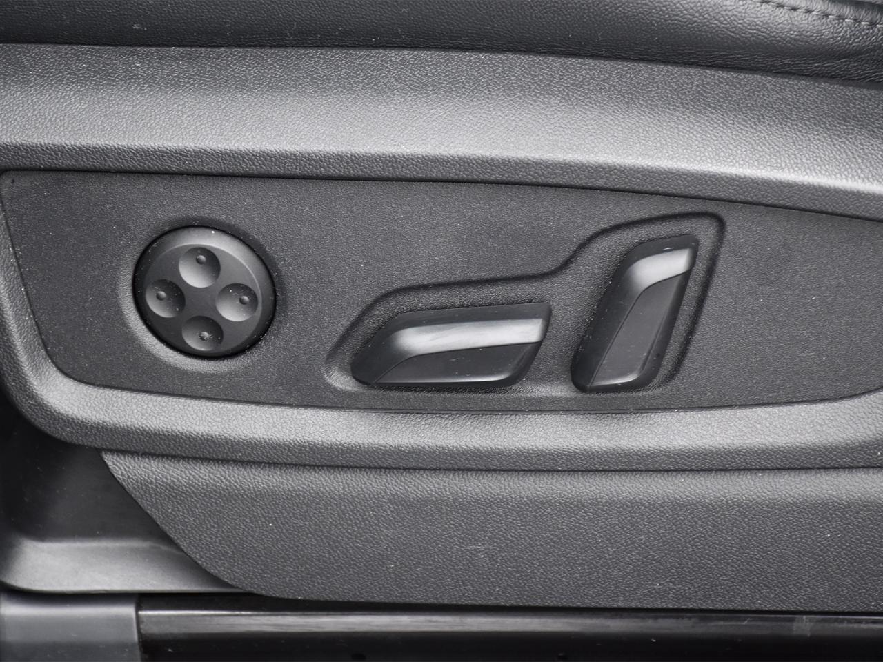 2023 Audi Q5 45 Technik Photo