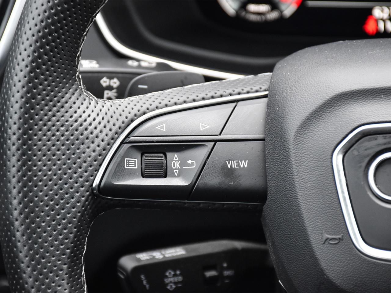 2023 Audi Q5 45 Technik Photo