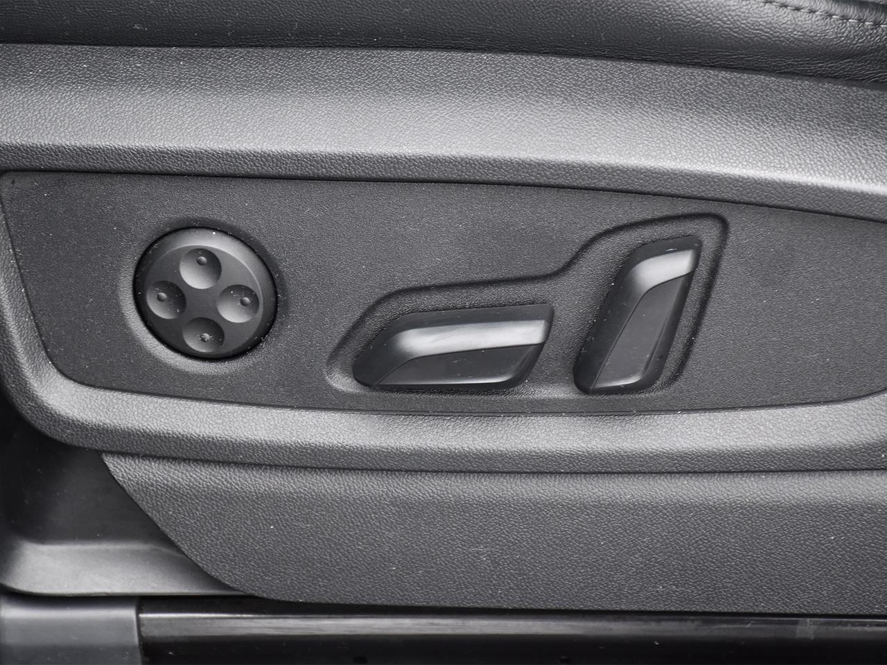 2023 Audi Q5 45 Technik Photo