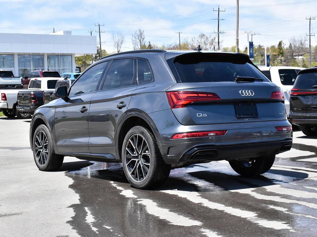 2023 Audi Q5 45 Technik Photo