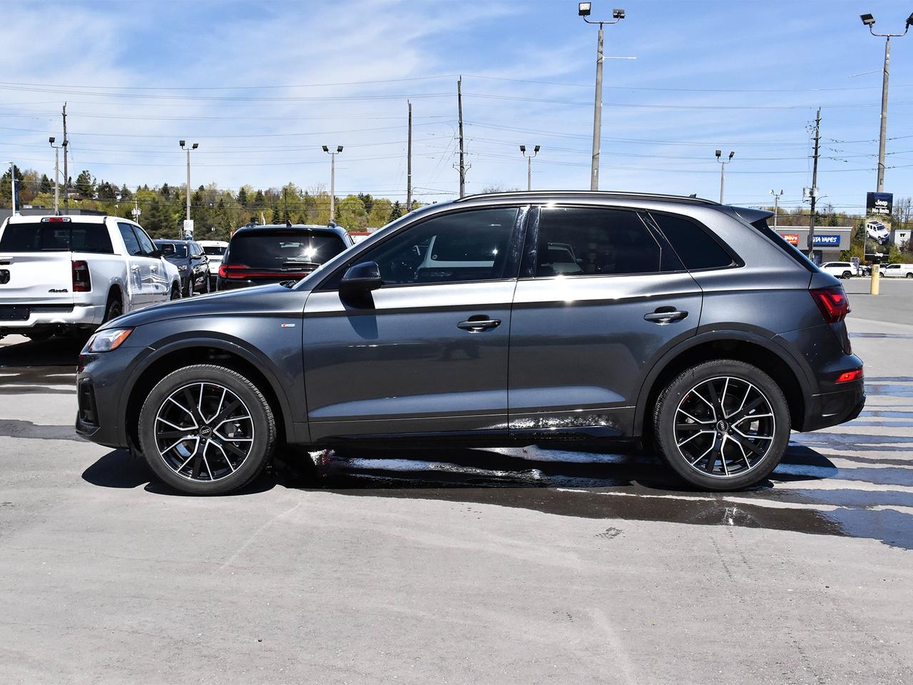 2023 Audi Q5 45 Technik Photo