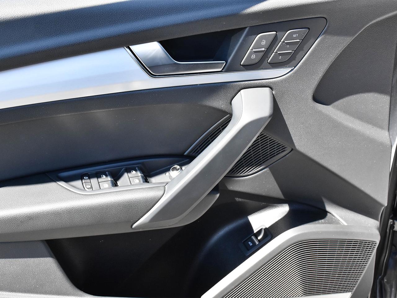 2023 Audi Q5 45 Technik Photo