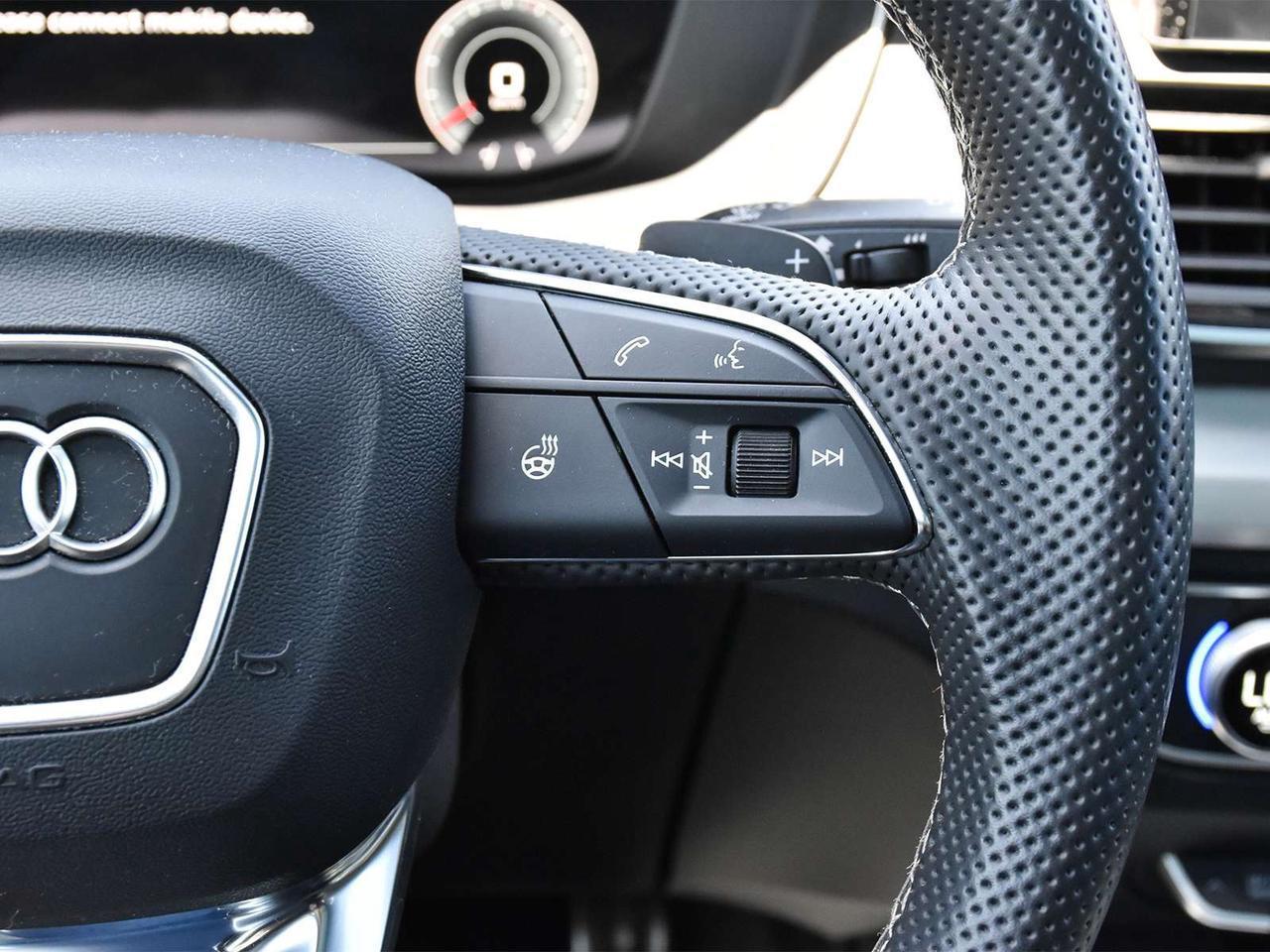 2023 Audi Q5 45 Technik Photo