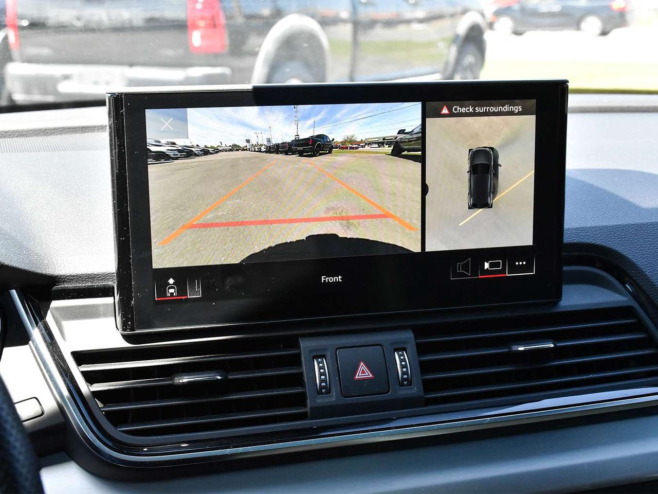 2023 Audi Q5 45 Technik Photo