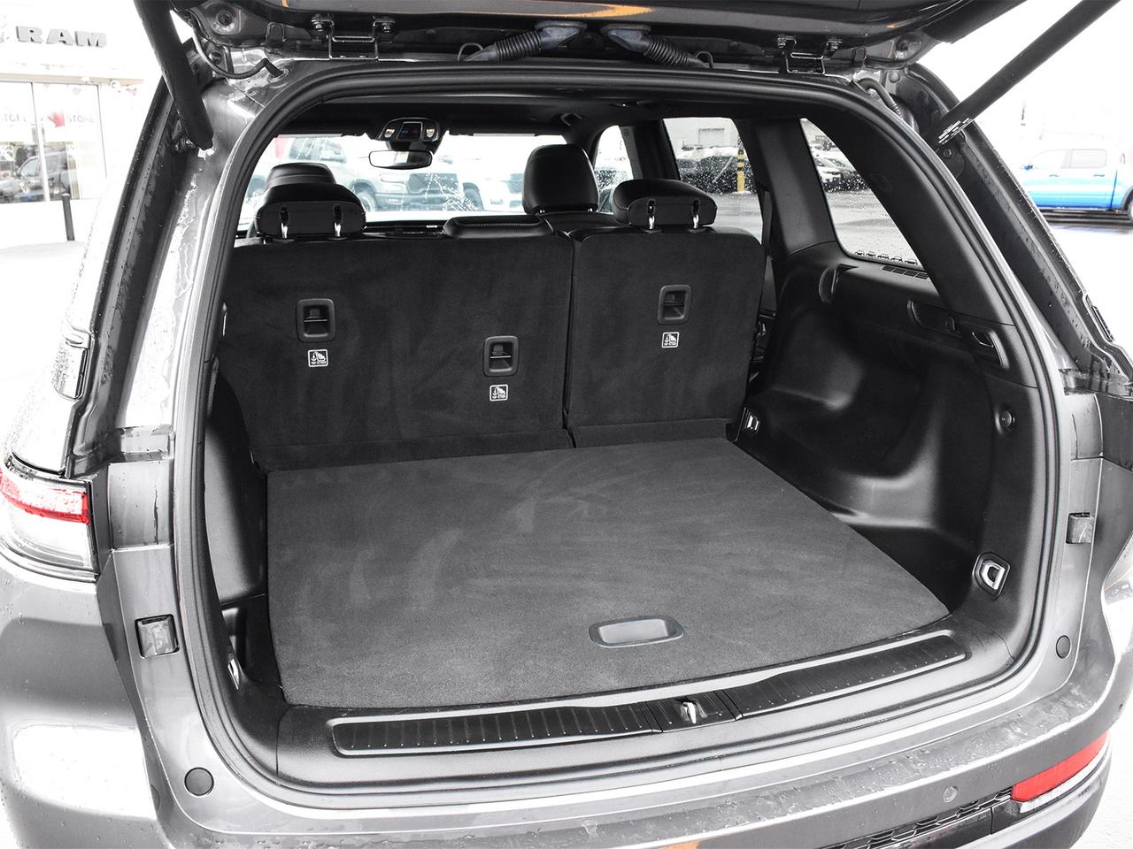 2024 Jeep Grand Cherokee Altitude Photo