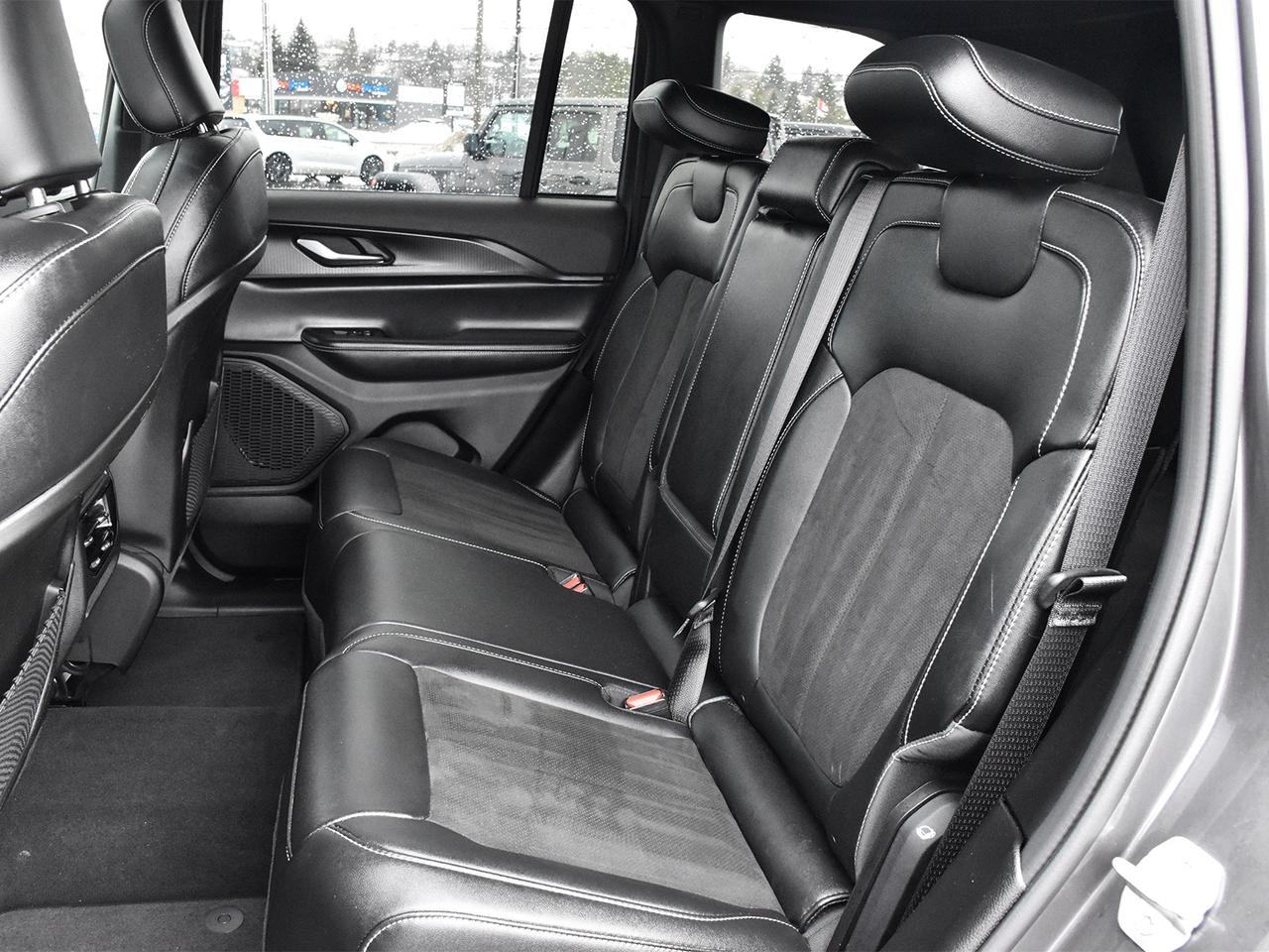 2024 Jeep Grand Cherokee Altitude Photo