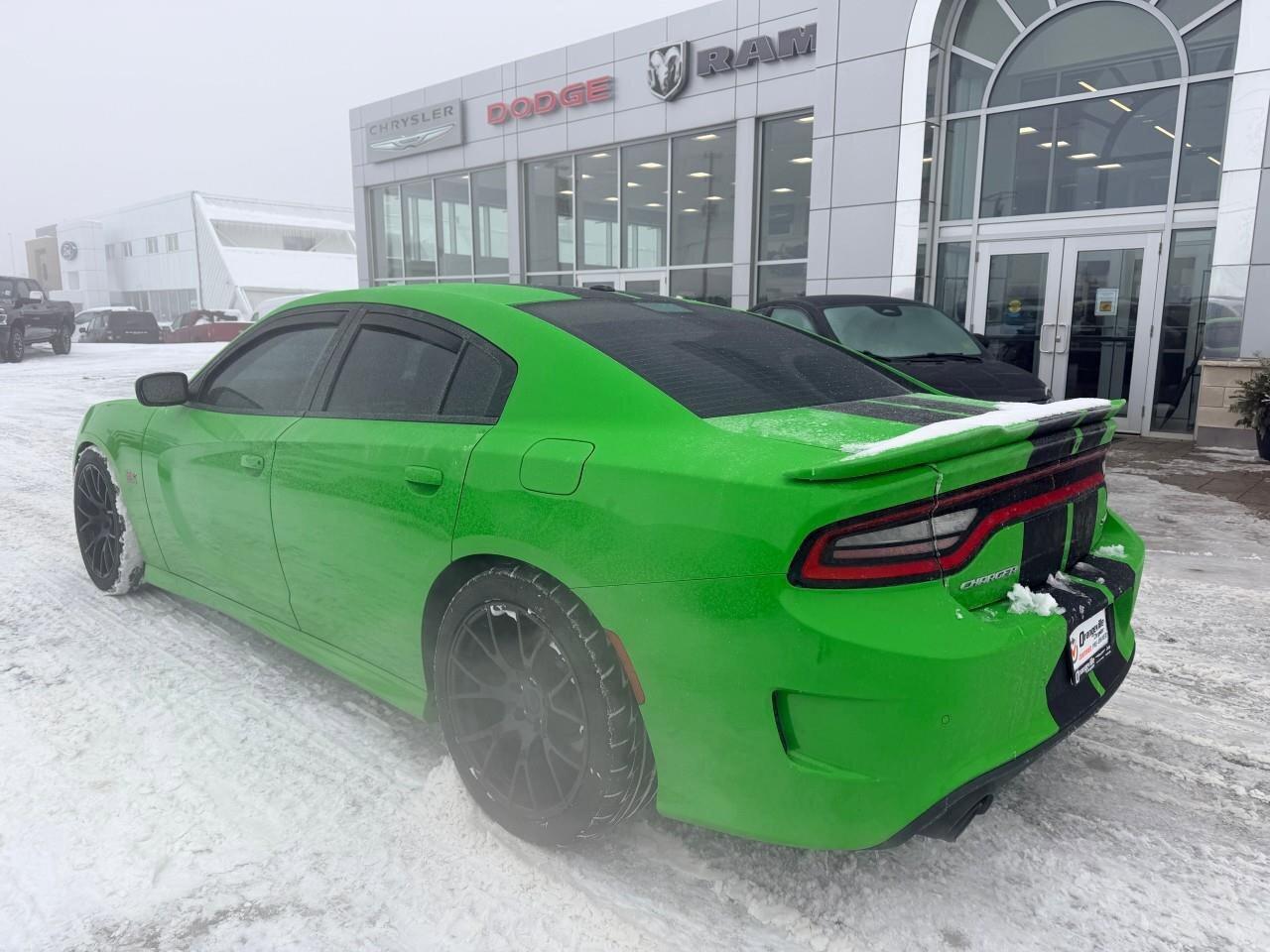 2017 Dodge Charger 4dr Sdn SRT 392 RWD Photo