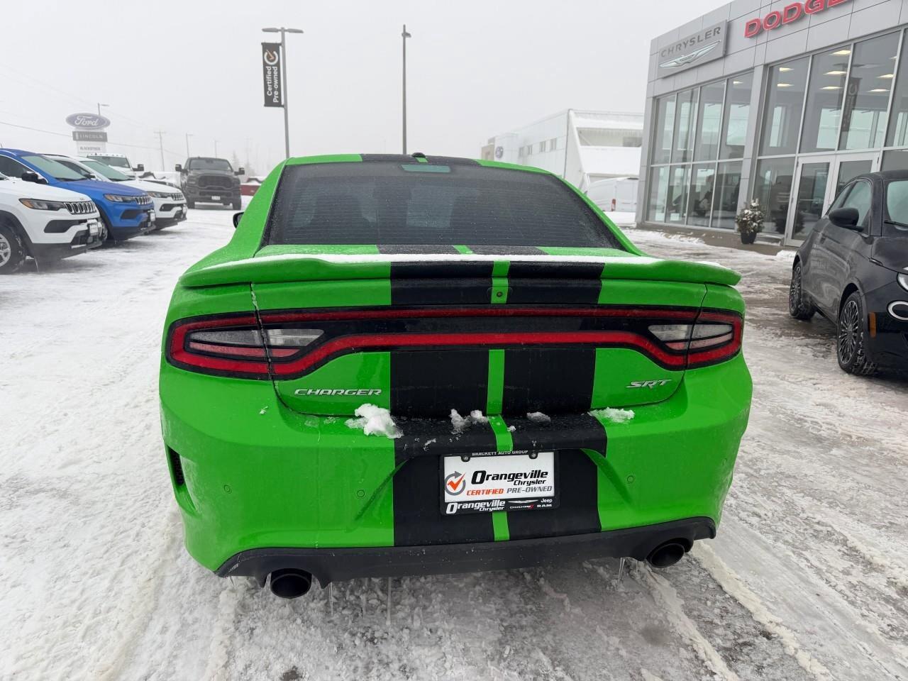 2017 Dodge Charger 4dr Sdn SRT 392 RWD Photo