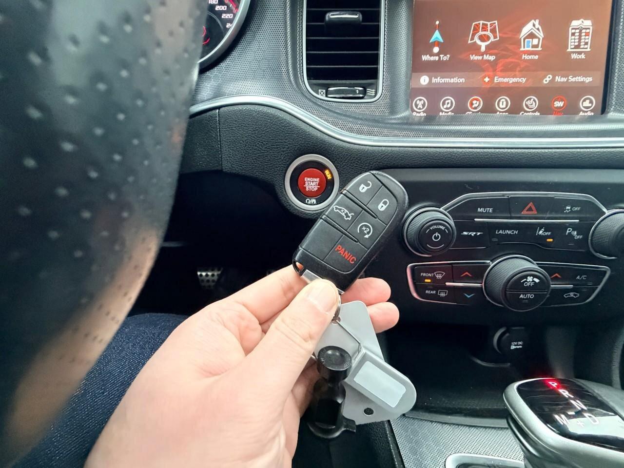 2017 Dodge Charger 4dr Sdn SRT 392 RWD Photo