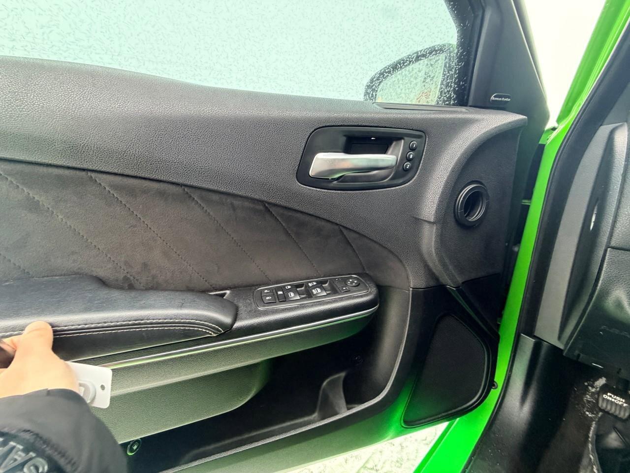 2017 Dodge Charger 4dr Sdn SRT 392 RWD Photo