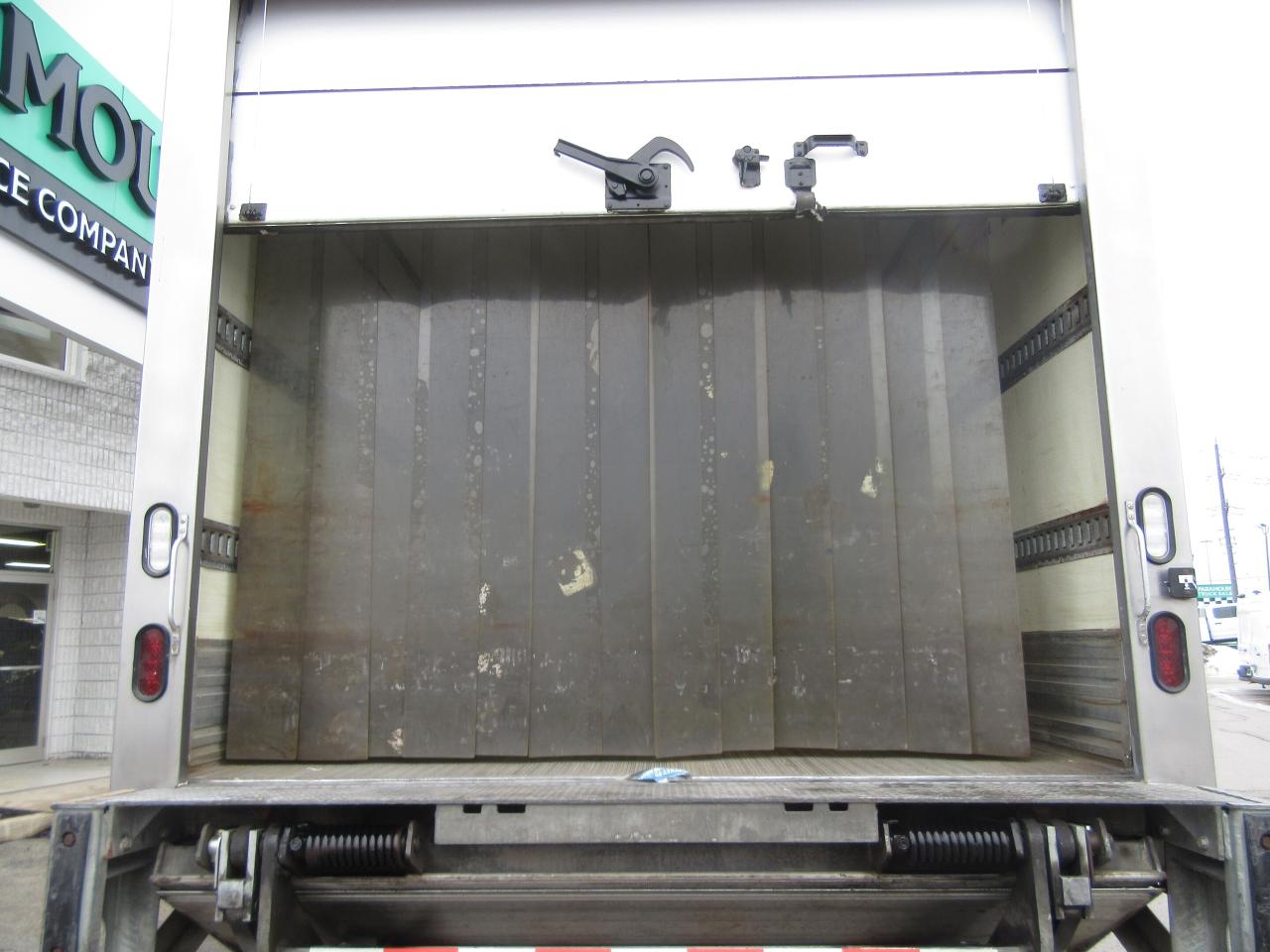 2020 Hino 258 DIESEL 20FT REEFER BOX THERMO KING T-680 + STANDBY Photo