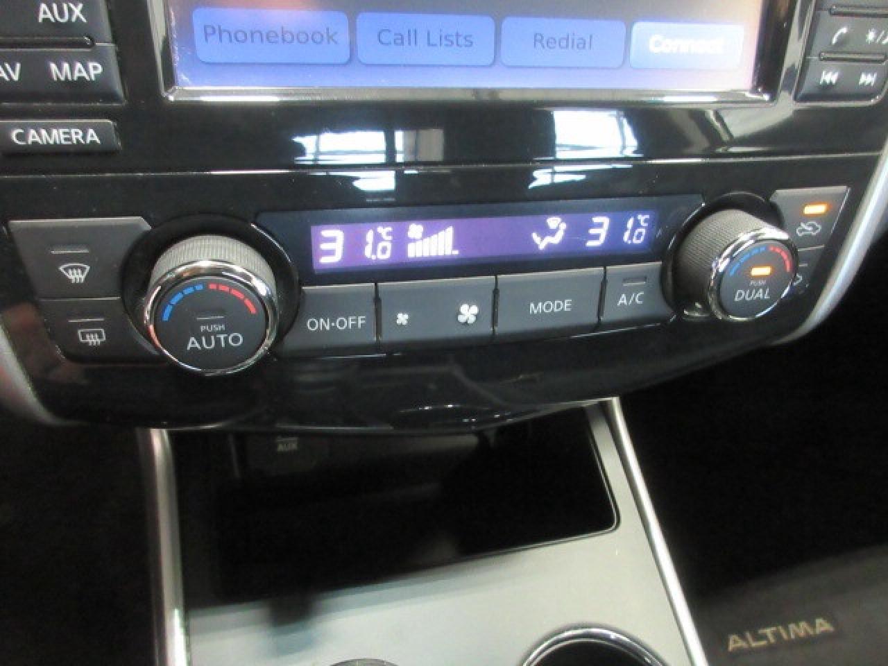 2015 Nissan Altima SV, NAV, ROOF, HTD. SEATS, AUTOSTART, A/C, 133K! Photo