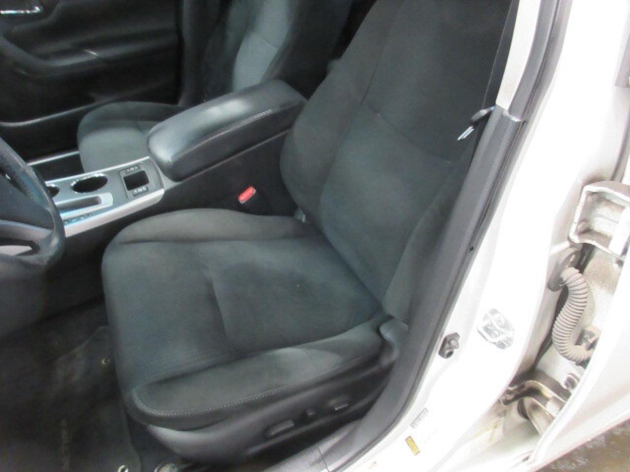 2015 Nissan Altima SV, NAV, ROOF, HTD. SEATS, AUTOSTART, A/C, 133K! Photo