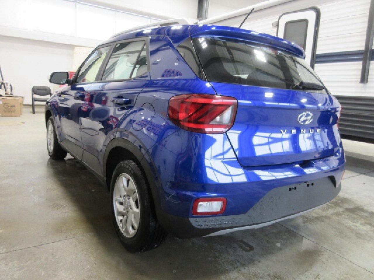 2023 Hyundai Venue PREFERRED, ALLOYS, HTD. SEATS, APPLE/ANDROID, 77K! Photo