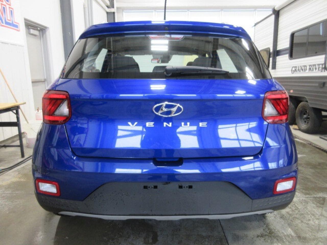 2023 Hyundai Venue PREFERRED, ALLOYS, HTD. SEATS, APPLE/ANDROID, 77K! Photo