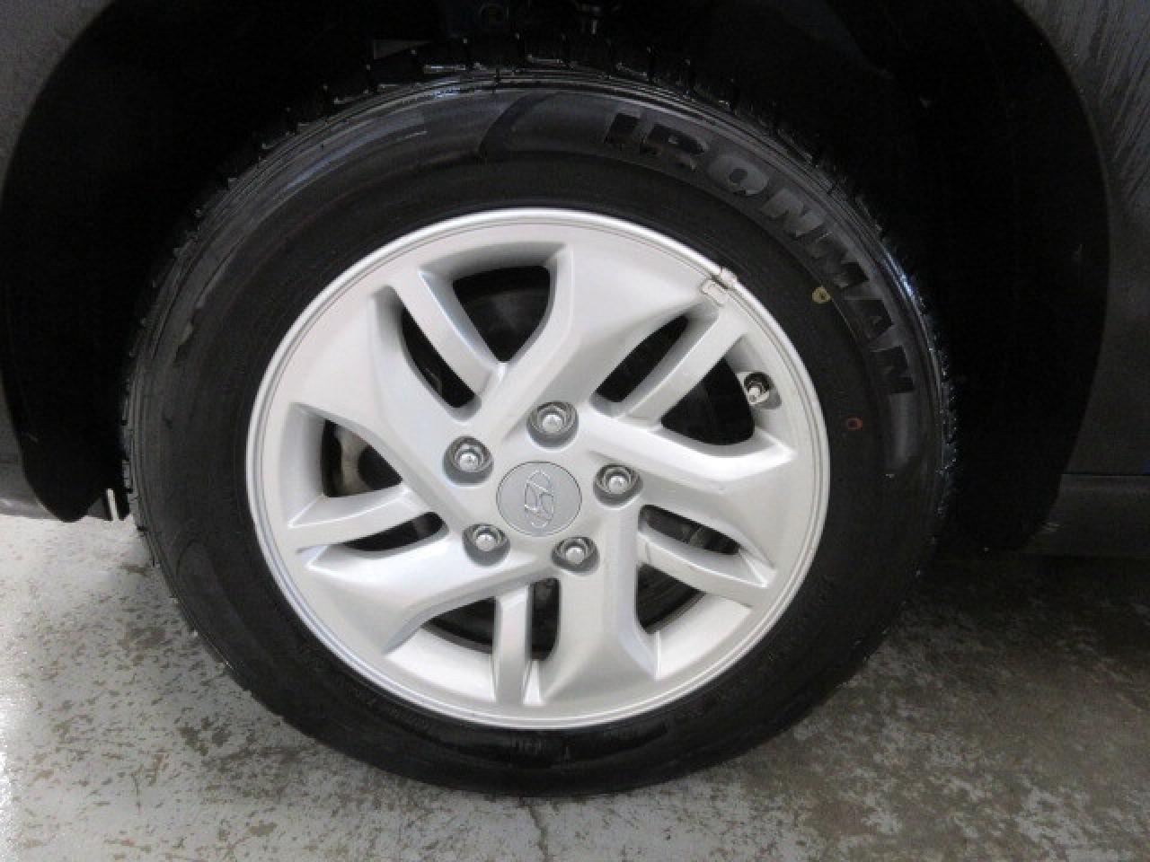 2023 Hyundai Venue PREFERRED, ALLOYS, HTD. SEATS, APPLE/ANDROID, 77K! Photo