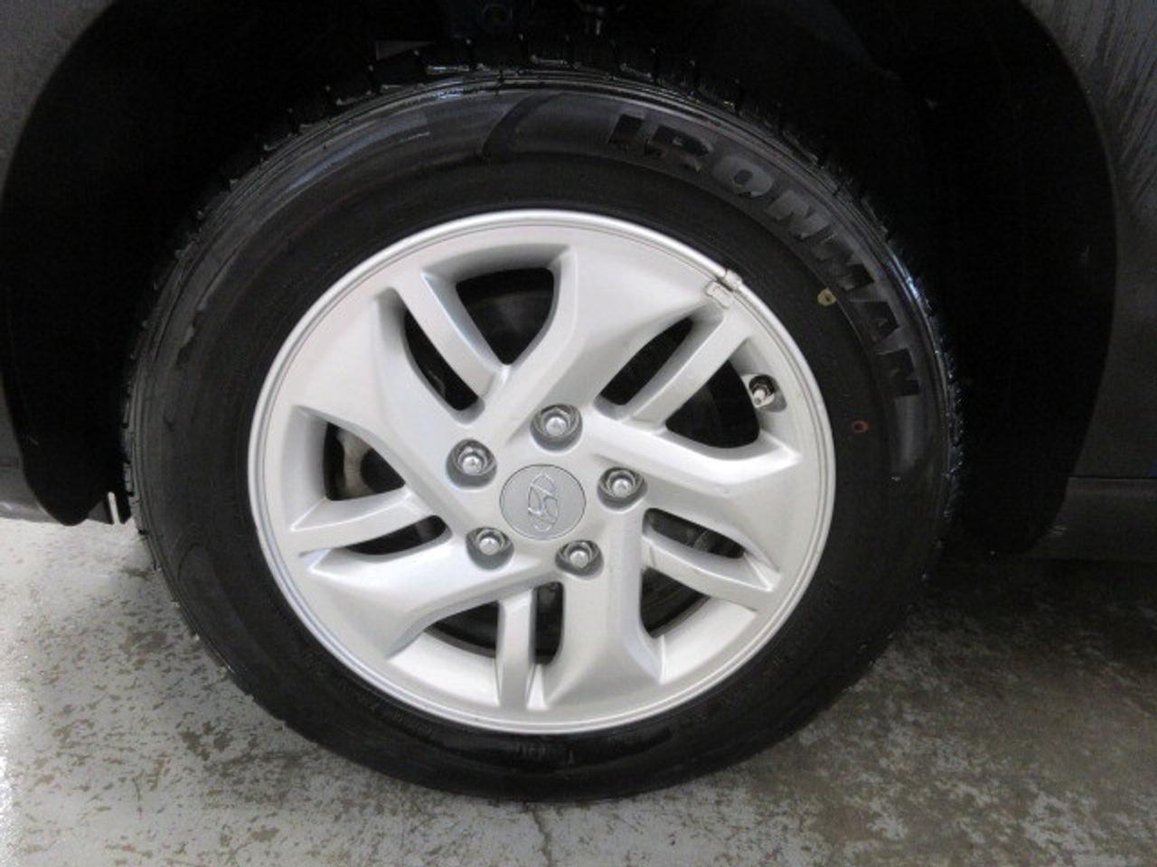 2023 Hyundai Venue PREFERRED, ALLOYS, HTD. SEATS, APPLE/ANDROID, 77K! Photo