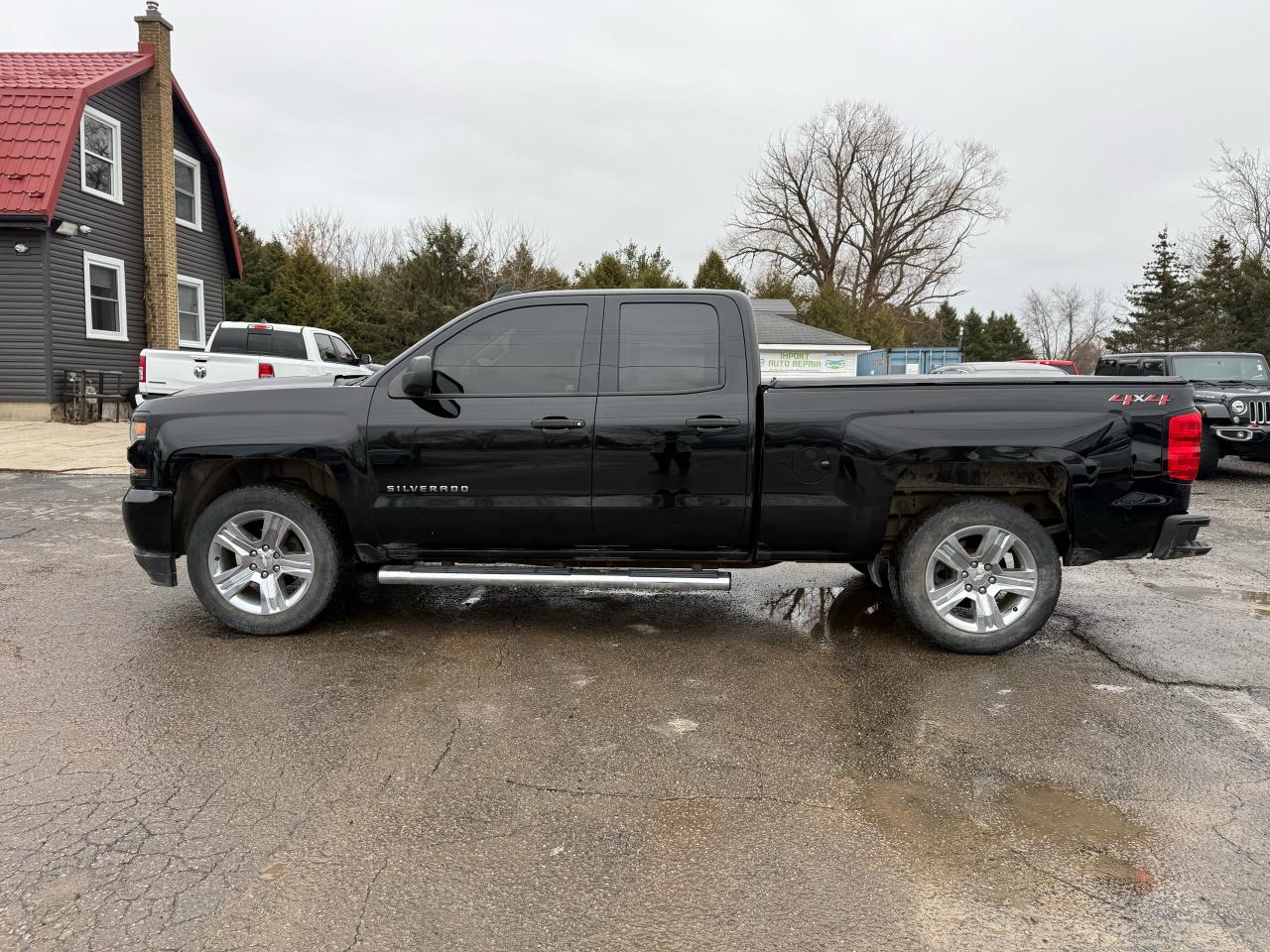 2018 Chevrolet Silverado 1500 4X4 CUSTOM Photo