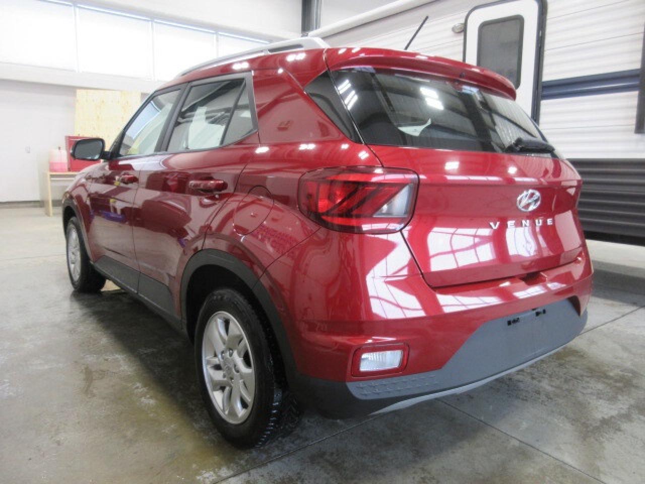 2023 Hyundai Venue PREFERRED, ALLOYS, HTD. SEATS, APPLE/ANDROID, 81K! Photo4