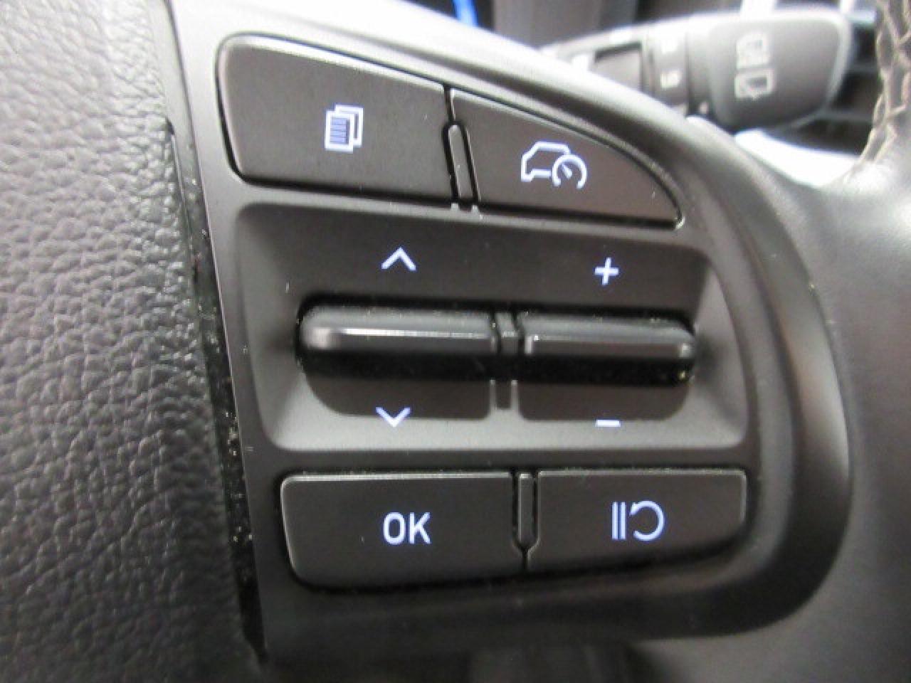 2023 Hyundai Venue PREFERRED, ALLOYS, HTD. SEATS, APPLE/ANDROID, 81K! Photo