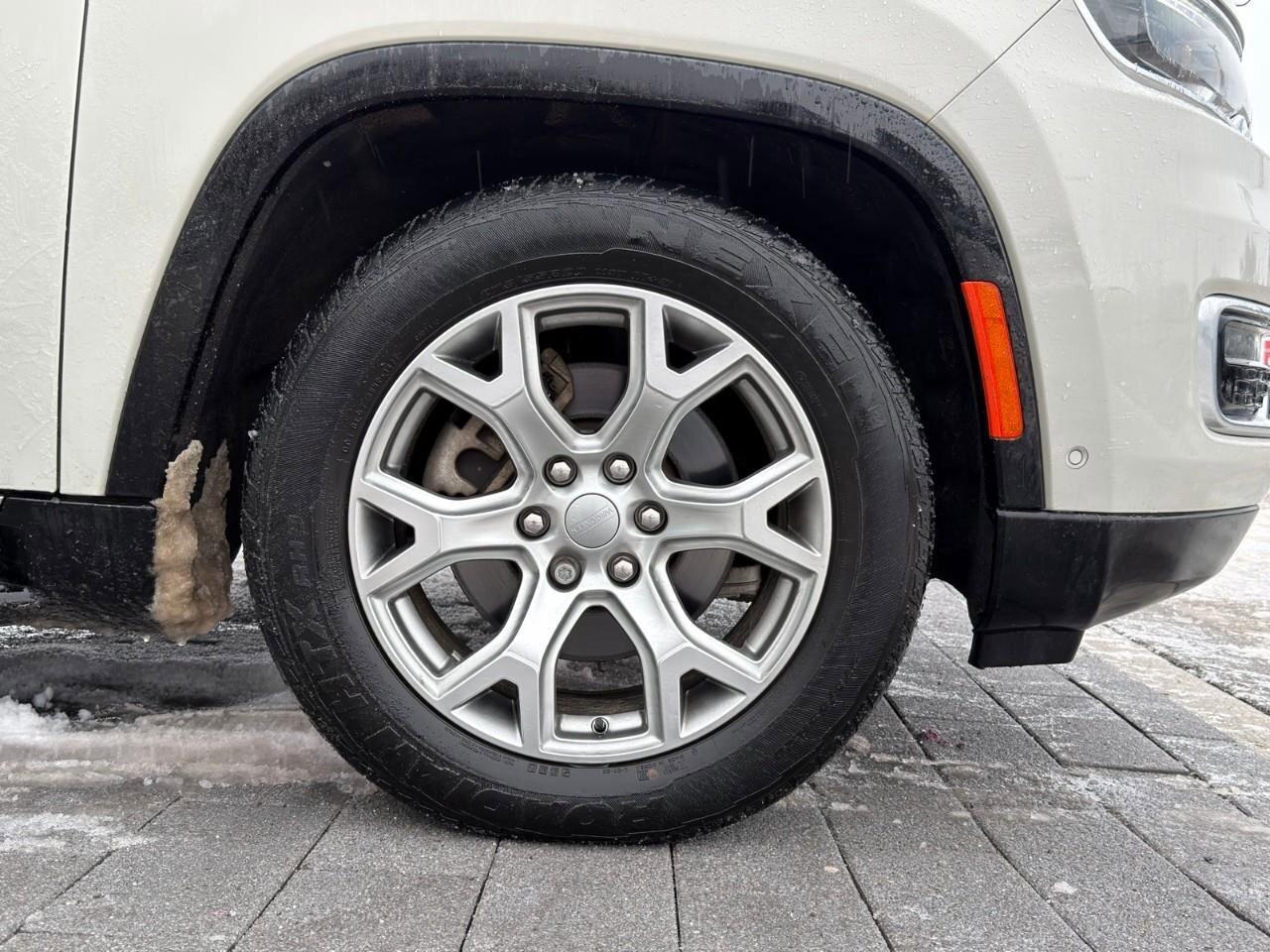 2022 Jeep Wagoneer Series II 4x4 Photo3