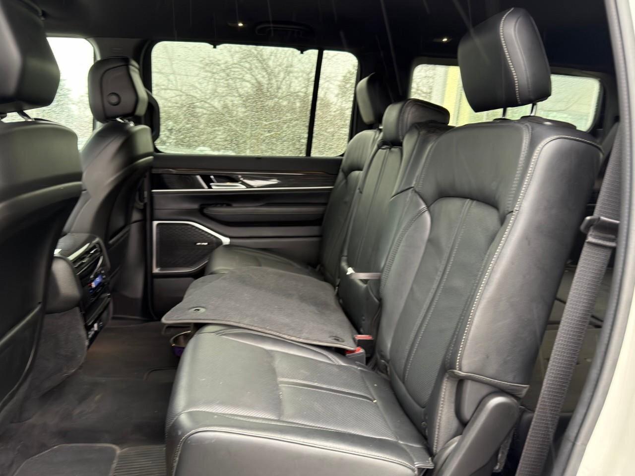 2022 Jeep Wagoneer Series II 4x4 Photo