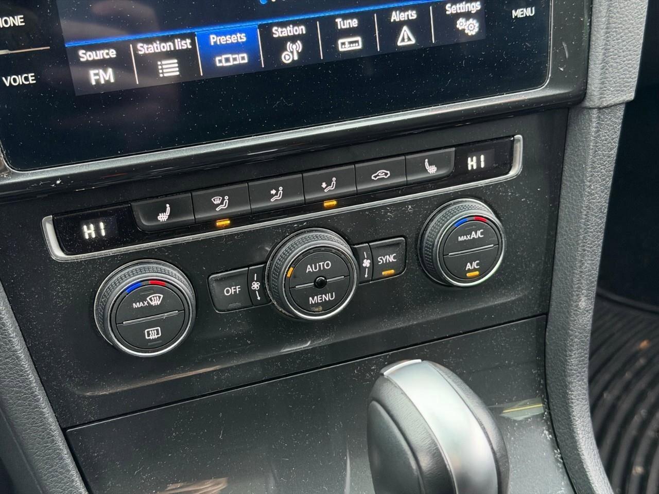 2021 Volkswagen Golf Highline 5-door Auto Photo