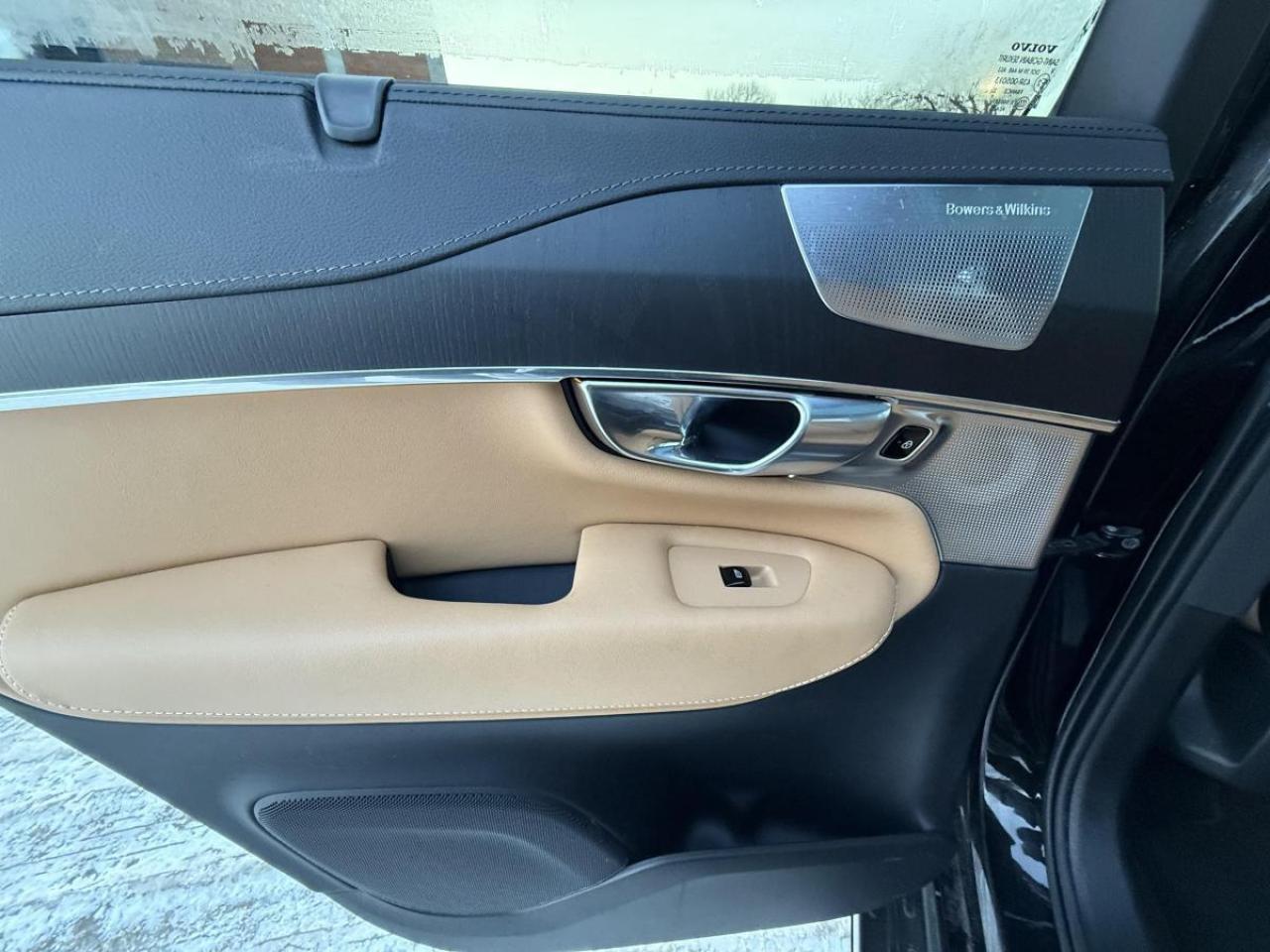 2023 Volvo XC90 B6 AWD Ultimate Bright Theme 7-Seater Photo