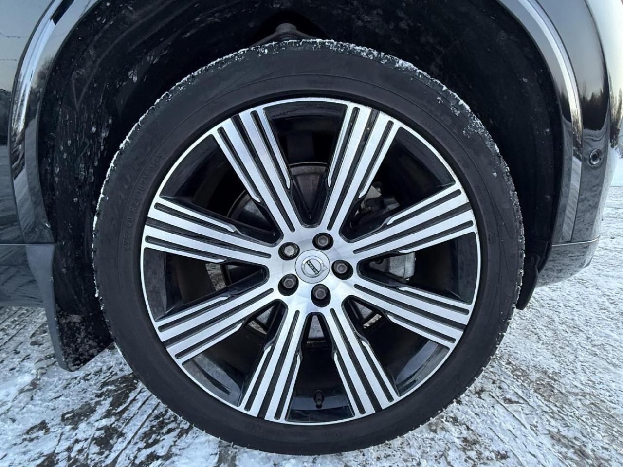 2023 Volvo XC90 B6 AWD Ultimate Bright Theme 7-Seater Photo