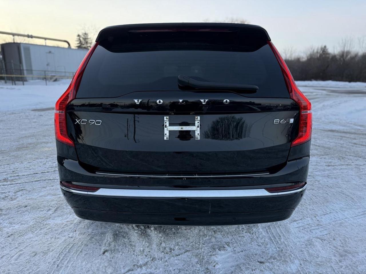 2023 Volvo XC90 B6 AWD Ultimate Bright Theme 7-Seater Photo