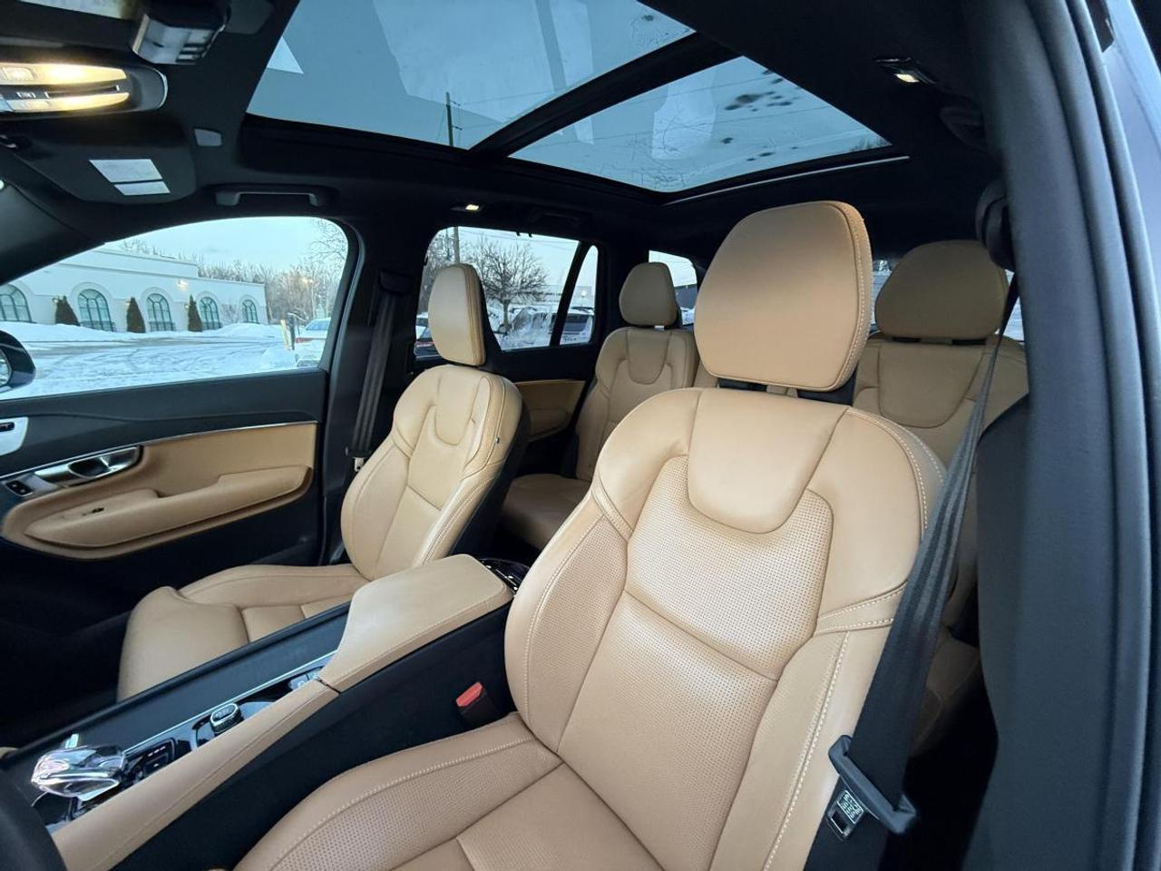 2023 Volvo XC90 B6 AWD Ultimate Bright Theme 7-Seater Photo