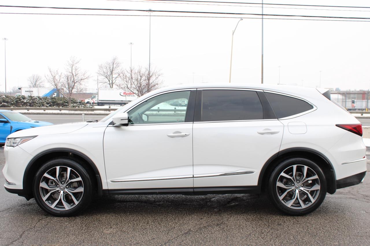 2022 Acura MDX SH-AWD w/Technology Package 7 Passenger No Acciden Photo3