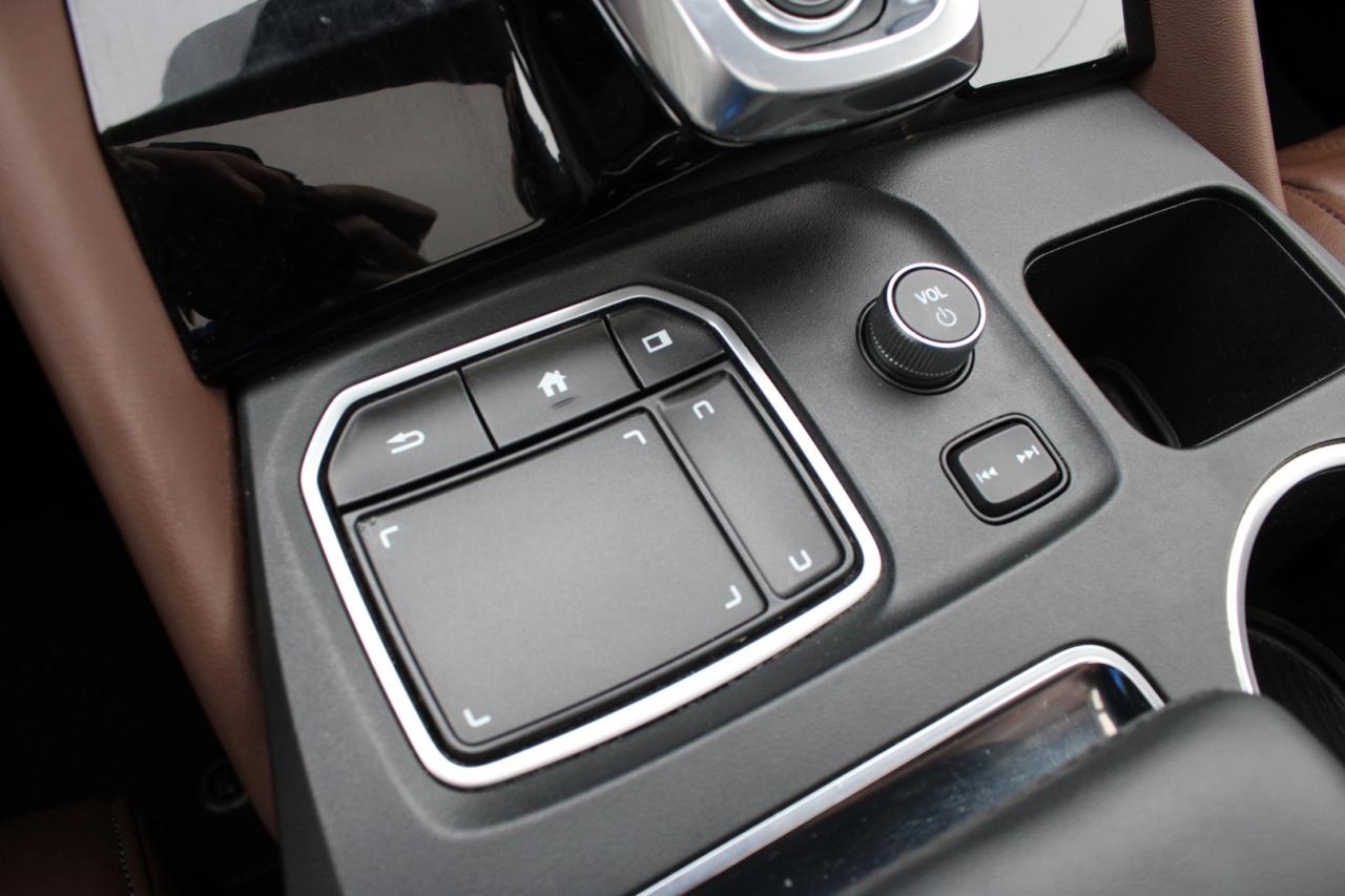 2022 Acura MDX SH-AWD w/Technology Package 7 Passenger No Acciden Photo