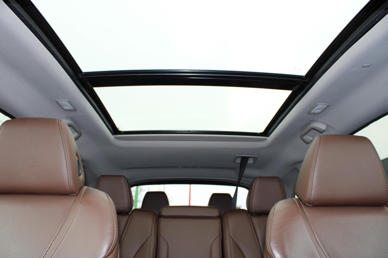 2022 Acura MDX SH-AWD w/Technology Package 7 Passenger No Acciden Photo