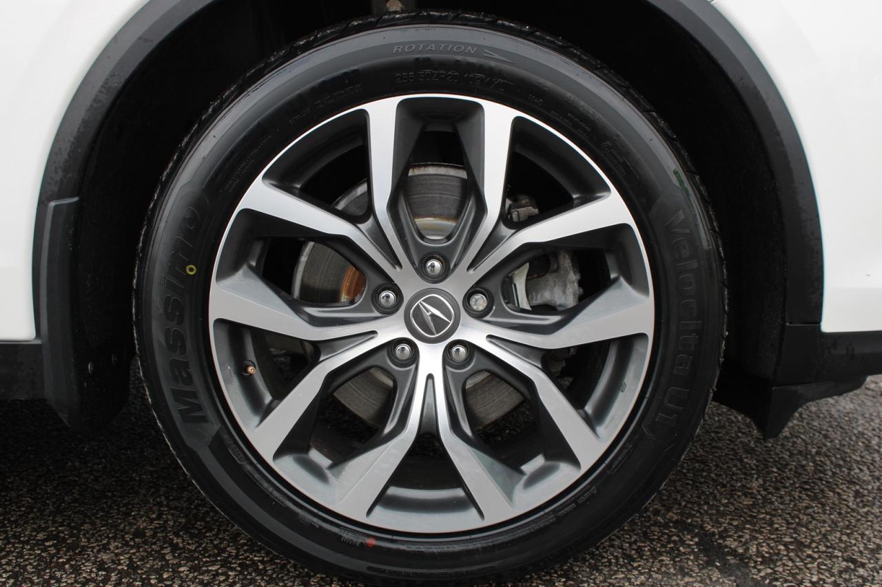 2022 Acura MDX SH-AWD w/Technology Package 7 Passenger No Acciden Photo