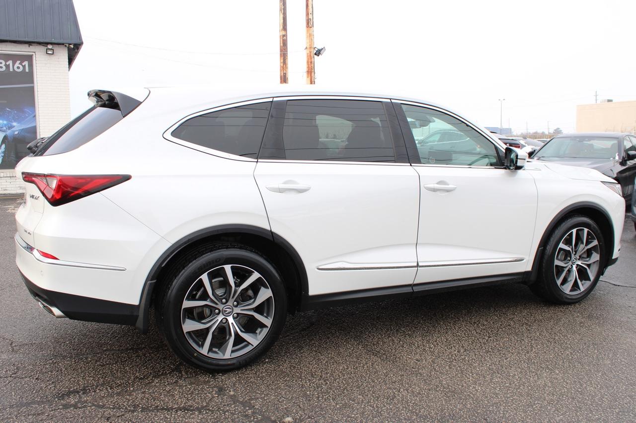 2022 Acura MDX SH-AWD w/Technology Package 7 Passenger No Acciden Photo